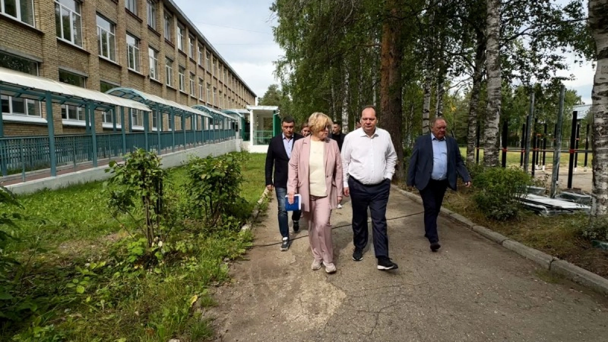 В школе в ухтинском посёлке расширят спортивную зону по поручению главы Коми