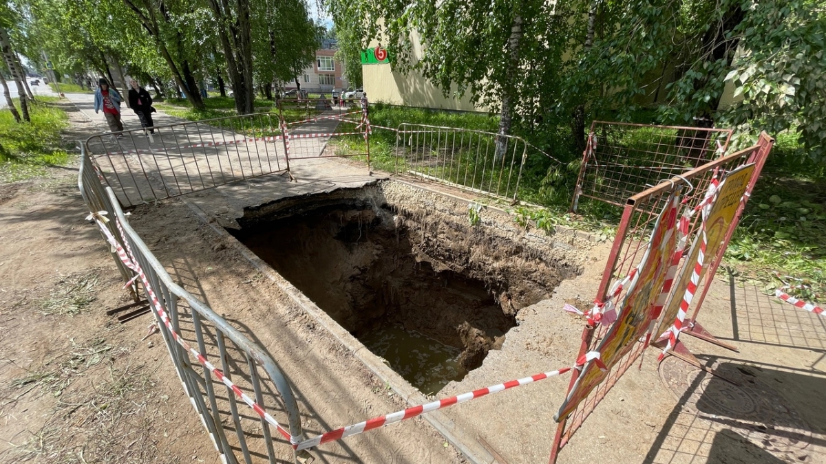 В столице Коми проложили 5,5 километра труб нового канализационного коллектора