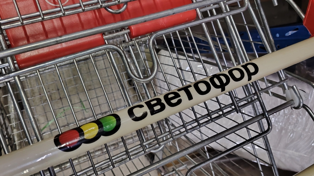 Скупаю резиновые автоковрики в «Светофоре» — один на дорожки, второй в теплицу, третий пашет возле дома: на машину не хватило