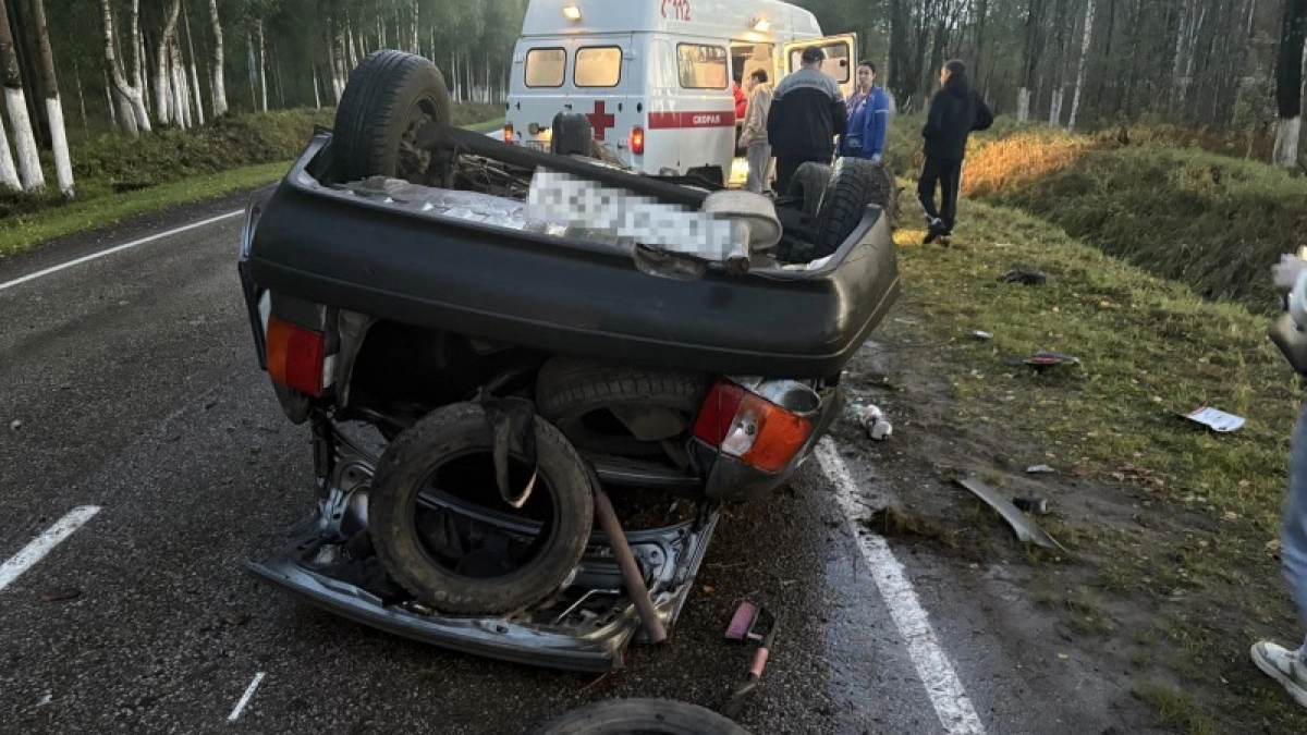 Юный водитель без прав перевернул легковой автомобиль под Ухтой