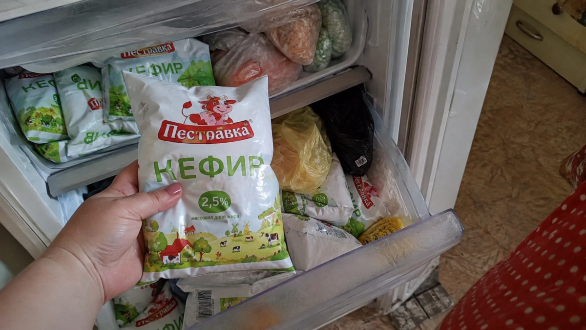 Пачку кефира прячу в морозилку на ночь: утром получаю копеечный «бархат» для бутербродов — 5 минут с баклажаном, и завтрак как в ресторане
