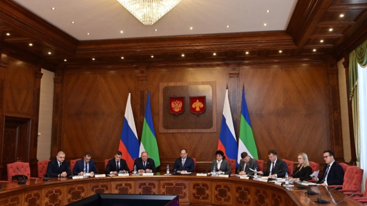 Базовую ставку педагогов в Коми приравняют к МРОТ с 2027 года