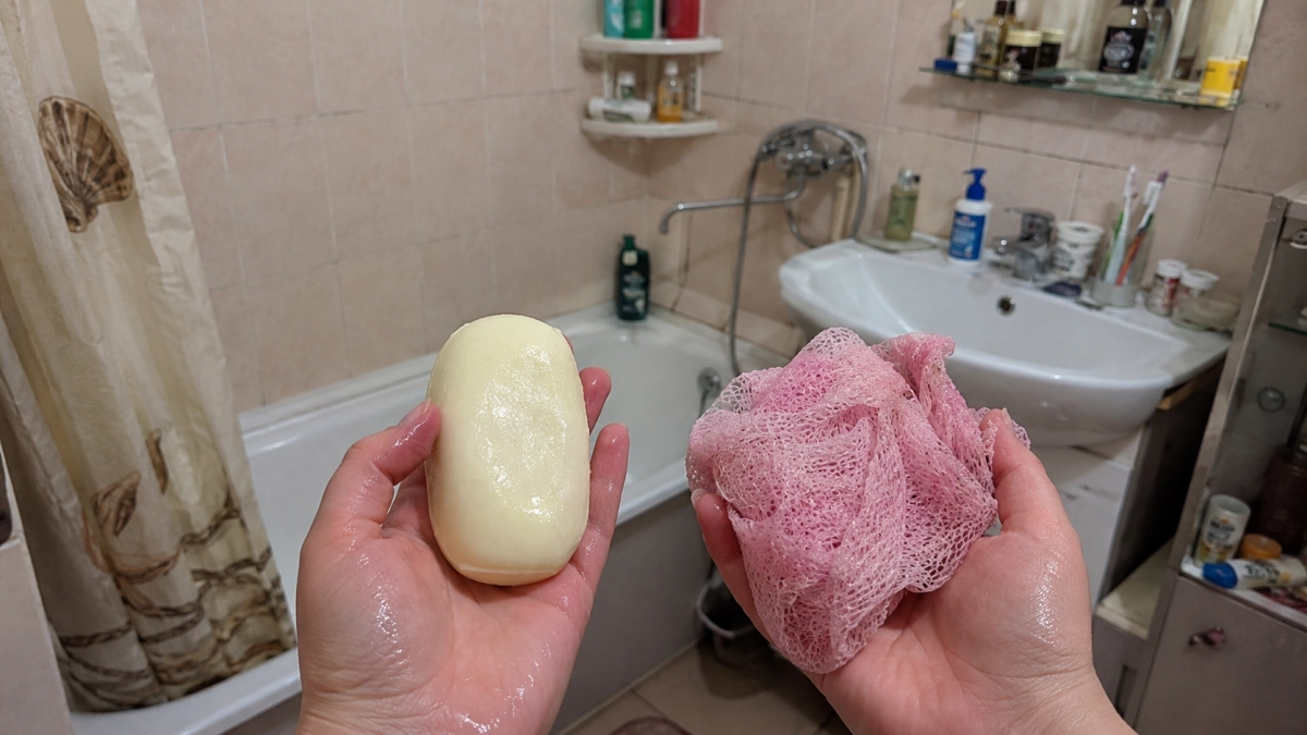 Мыться мылом и мочалкой больше не модно: новый тренд гигиены шагает в Россию — кожа после душа уже не должна «скрипеть»