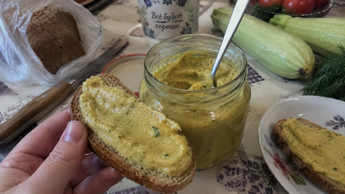 Трендовое масло из кабачков потеснило привычную икру: 4 вкусных варианта — и на бутерброды, и в рулетики, и просто к картошке