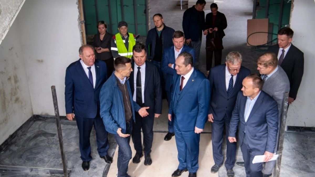 Ростислав Гольдштейн проинспектировал модернизацию сельских школ в Коми