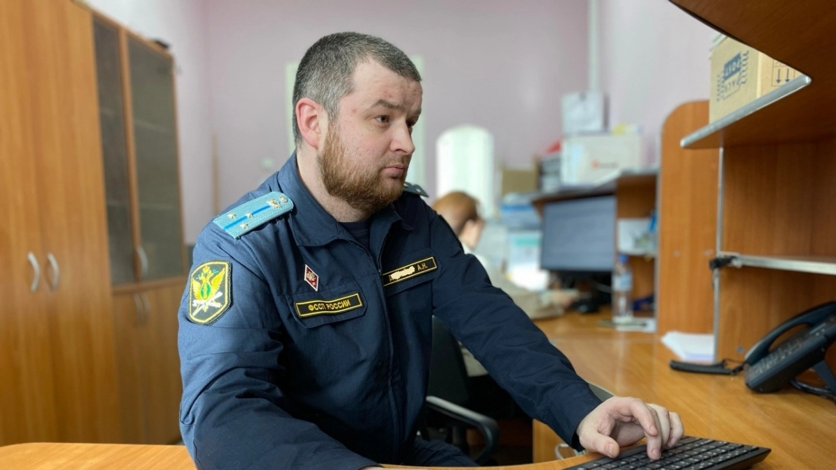 Приставы Ухты взыскали полмиллиона рублей за протекающую крышу