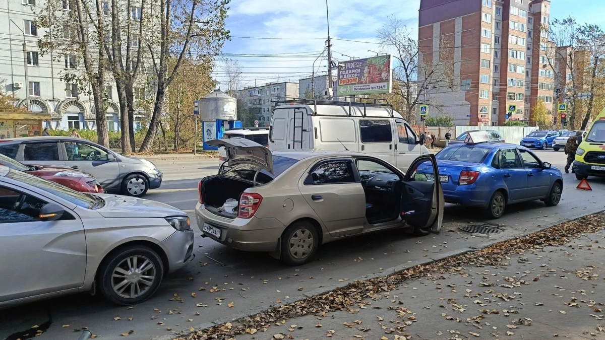 В Коми пассажирка иномарки пострадала в ДТП с тремя легковушками