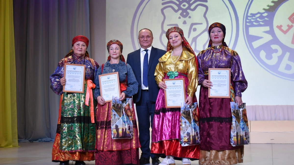 Коми-ижемцы переизбрали Ирину Королеву главой движения «Изьватас»
