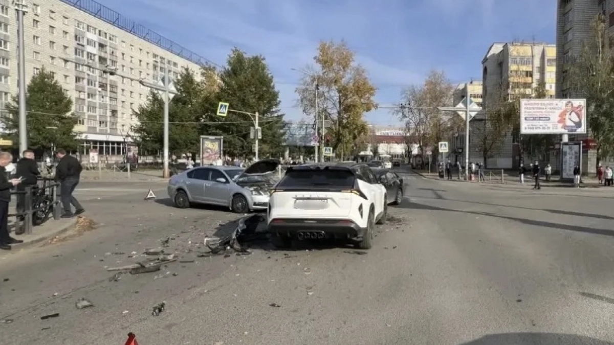 Поворот налево на зеленый закончился тройным ДТП в Коми