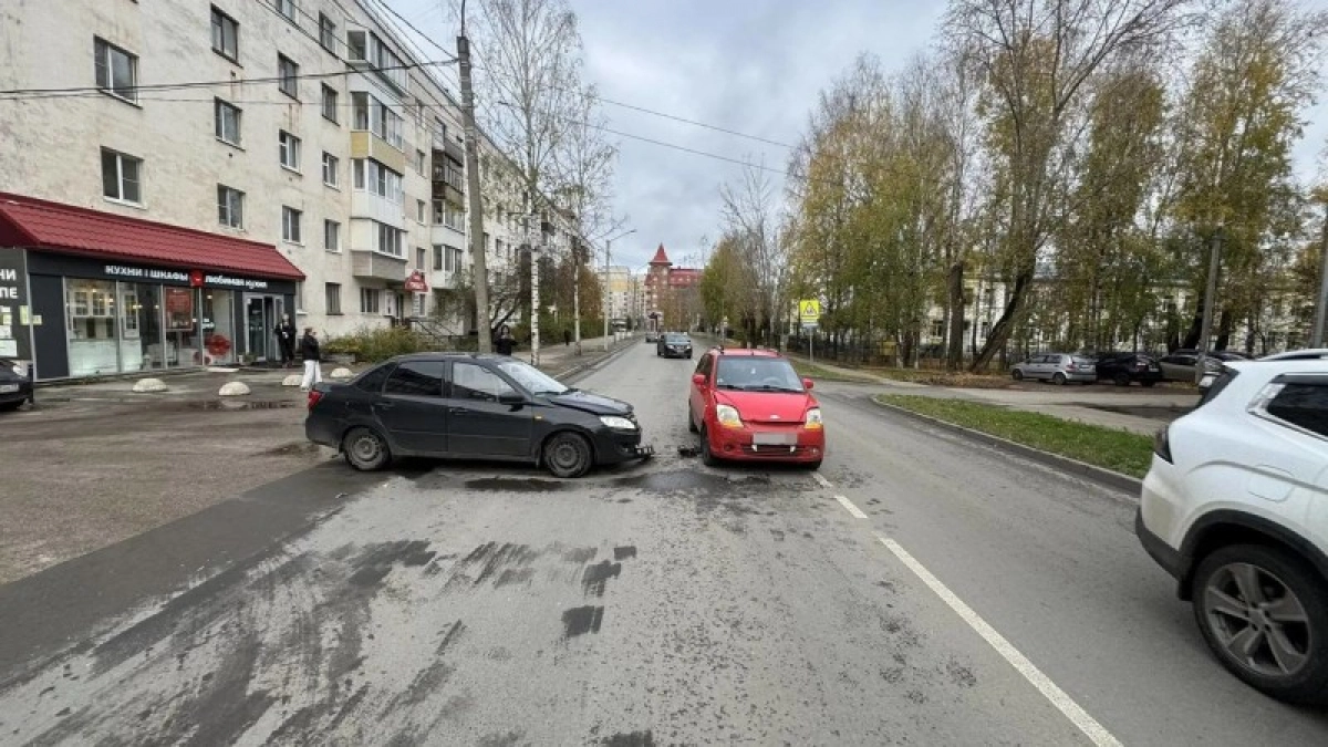 В Коми девушка на Lada Granta не пропустила Chevrolet Spark
