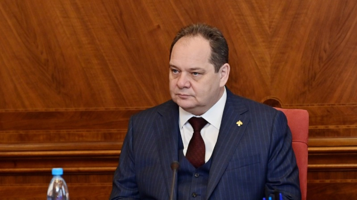Глава Коми поручил следить за сроками строительства больниц и школ