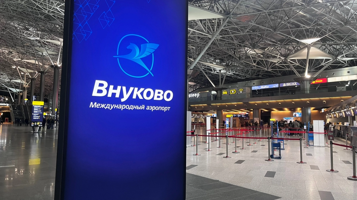 Пассажиры рейса из Коми в Москву провели ночь в Пулково
