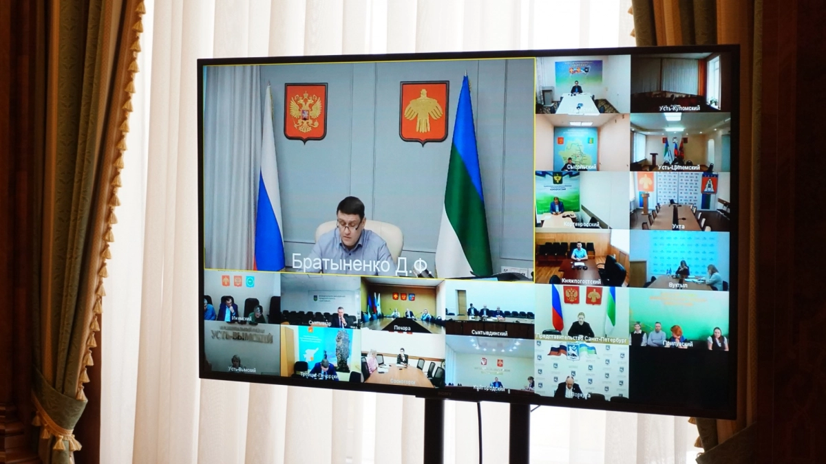 Все бассейны Коми проверят после жалоб на воду в одном из них