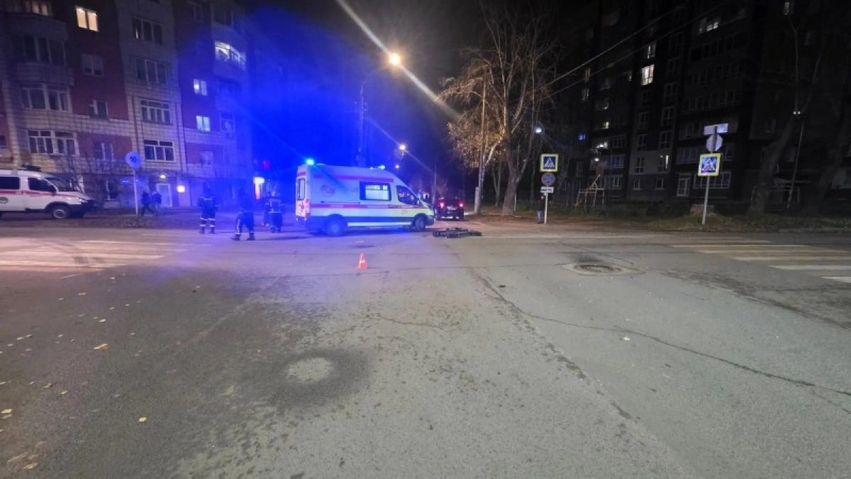 В Коми 16-летний водитель электровелосипеда не уступил дорогу машине и попал в больницу