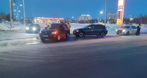 В Коми пассажирка Subaru пострадала в ДТП из-за нарушения правил водителем Toyota