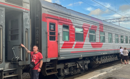 Лучше на боковушке у туалета, чем в купе: опытные пассажиры не переплачивают, а берут плацкарт - причина на поверхности