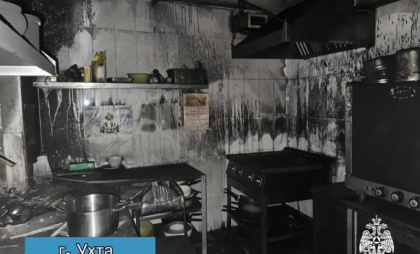 Спасатели вывели людей из горящей гостиницы в Ухте