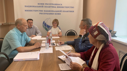 Правительство Коми и общественники определили планы ремонта разбитых лесовозами трасс и газификации сел