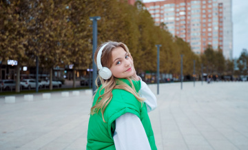 Мода на ретро дошла до наушников: жители Коми переходят на полноразмерные модели